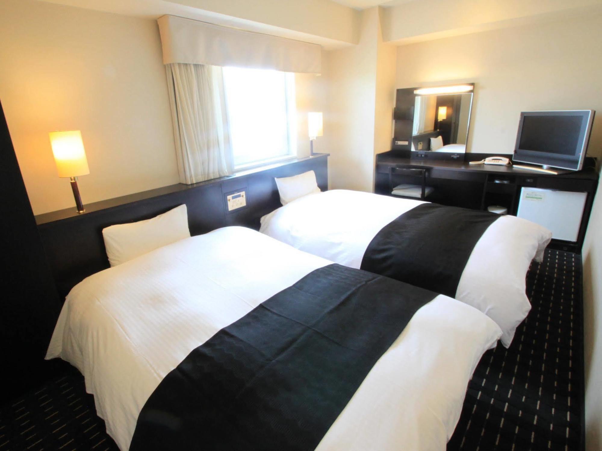 Apa Hotel Niigata Tsubamesanjo Ekimae Esterno foto